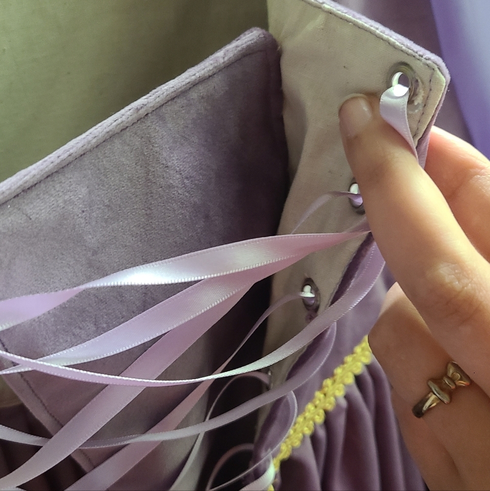 Purple Italian Renaissance Dress - Picture 11 of 14
